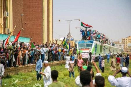 The revolutionaries arrived <h1>Atbara SudanUpraising Train<h1/> is back to Khartoum