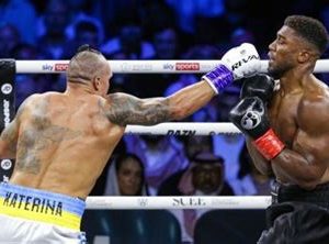 Ukraine’s Usyk beats Britain’s Joshua, keeps boxing heavyweight belts