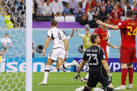 Fuellkrug strikes late to salvage Germany World Cup draw with Spain