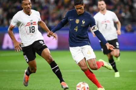 Varane and Giroud named in France squad for World Cup