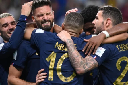 France pummel Australia as Giroud equals Henry’s goal-scoring record