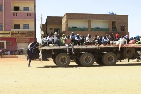 Fighting in Sudan enters a second week as truce breaks