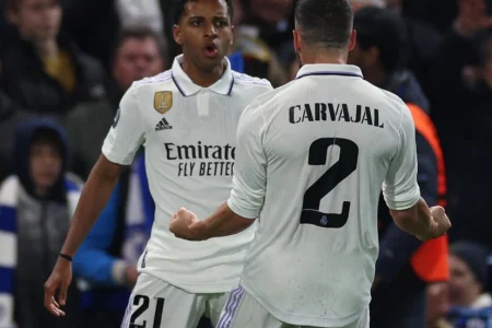 Real Madrid beat wasteful Chelsea to reach Champions League semis