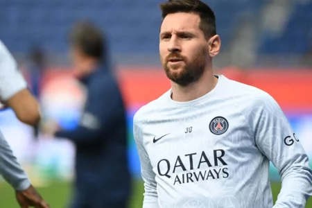 PSG set for Messi divorce after suspending superstar