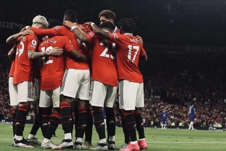 Man Utd thrash Chelsea to secure Champions League return