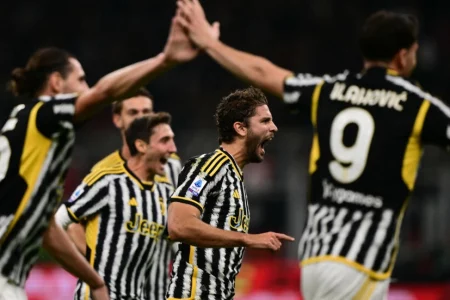 Tearful Locatelli sinks 10-man Milan as Juve close in on leaders Inter