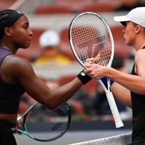 Swiatek ends Gauff win streak to reach China Open final