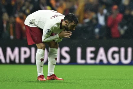 Galatasaray fightback puts Man Utd on brink of Champions League exit