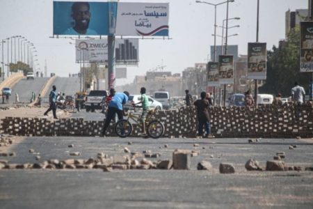 Resistance Committees condemn the siege of the Old Omdurman neighborhoods and warn of an imminent humanitarian crisis