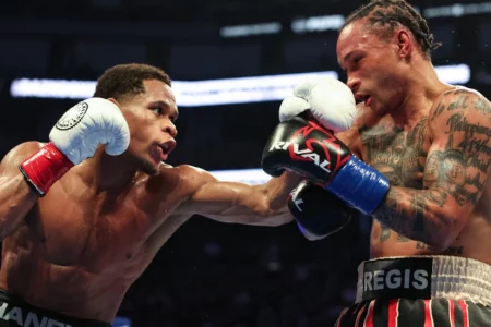 Haney dominates Prograis to grab WBC super-lightweight world title