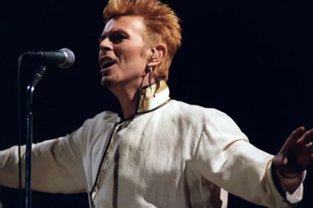 ‘Rue David Bowie’: Paris to name street after rock icon