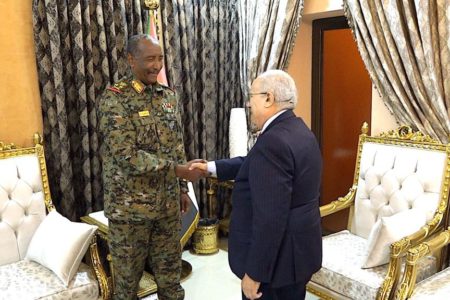 Al-Burhan to the UN envoy: We are committed to democratic transition ending with general elections in Sudan