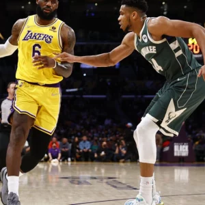 Giannis and LeBron lead early voting for NBA All-Star Game