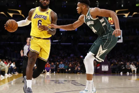 Giannis and LeBron lead early voting for NBA All-Star Game