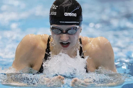 Douglass wins 200m breaststroke in American record at Knoxville Pro Swim