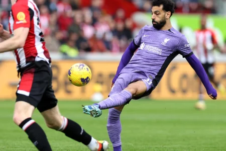 Salah scores on return as leaders Liverpool rout Brentford