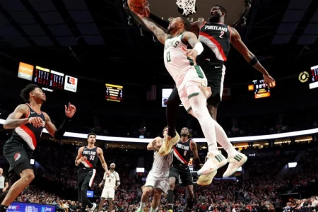 Blazers spoil Lillard’s return to Portland, Durant’s Suns eclipse Nets