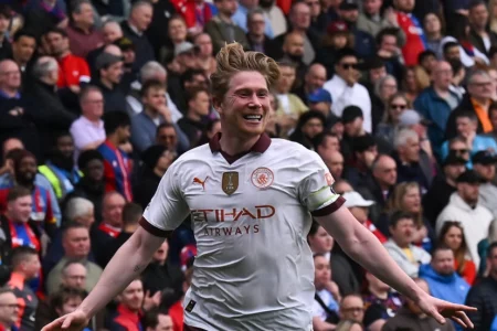 De Bruyne inspires Man City comeback at Crystal Palace