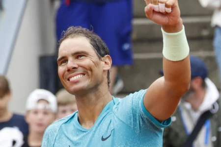 Nadal sweeps past Borg in Bastad