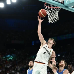 Germany beat Antetokounmpo’s Greece to reach Olympic basketball semis