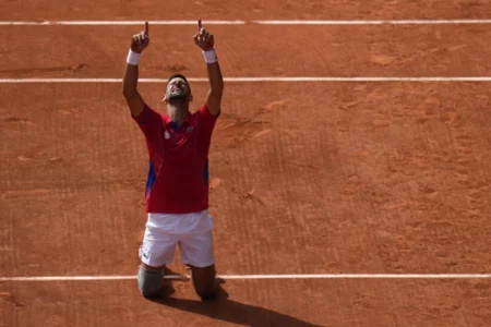 Djokovic wins his first Olympic gold after beating Alcaraz in men’s singles final