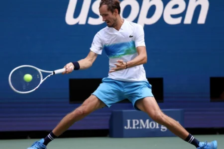 Medvedev into fifth US Open quarter-final