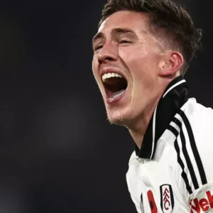 Fulham strike twice in stoppage time to beat Brentford